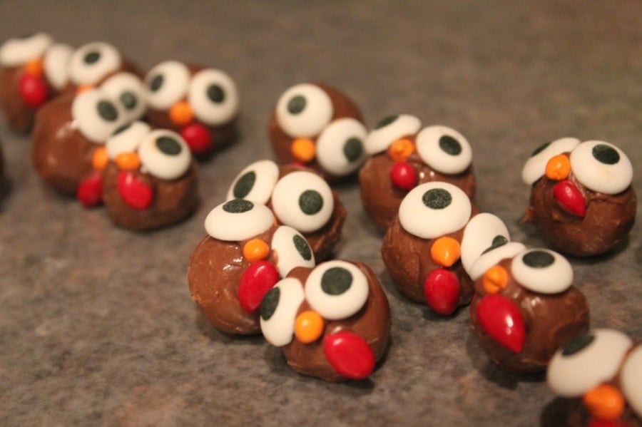 Pumpkin Spice Cake Ball Turkeys